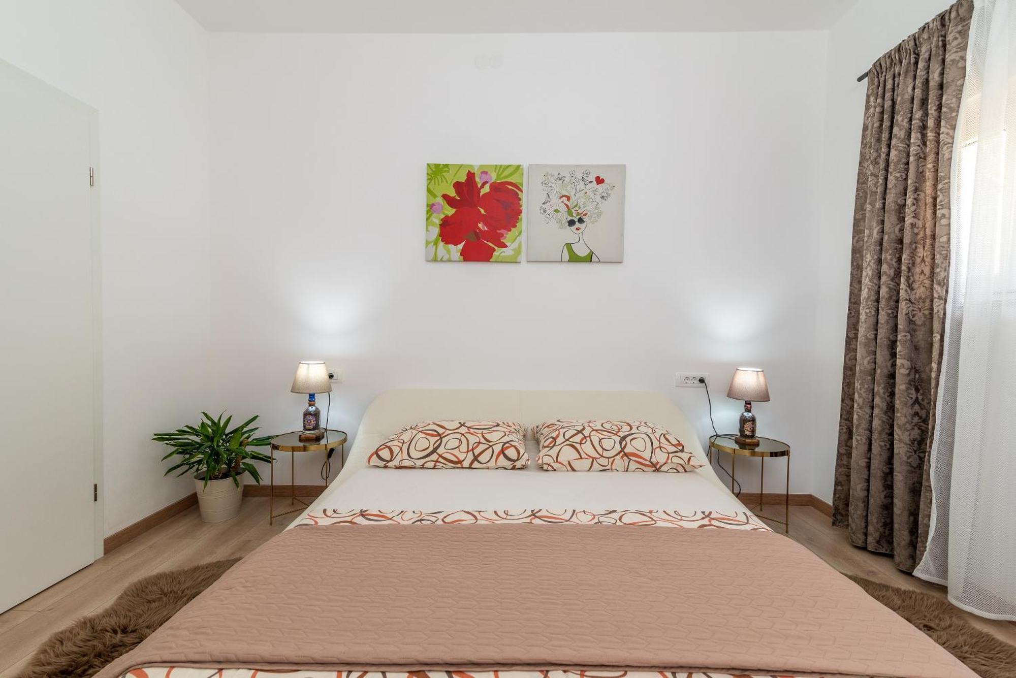 טרוגיר Apartments Fani מראה חיצוני תמונה