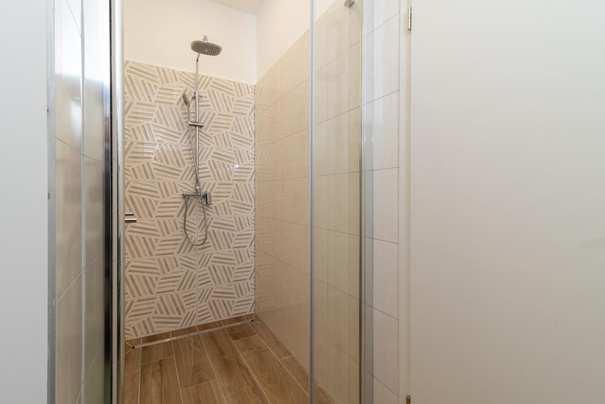טרוגיר Apartments Fani מראה חיצוני תמונה